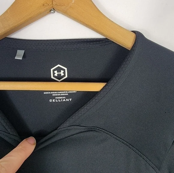 Mens Large Under Armour shirt - Picture 5 of 6